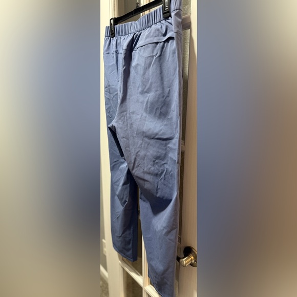 Lululemon ABC WovenAir Pull-On Pant - Picture 11 of 16